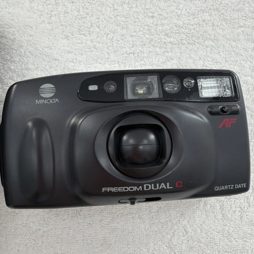 Minolta Freedom Dual C AF 35mm Film Point And Shoot Camera Untested w/ Case
